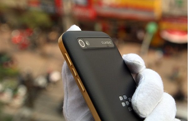 blackberry-classic-oro-2
