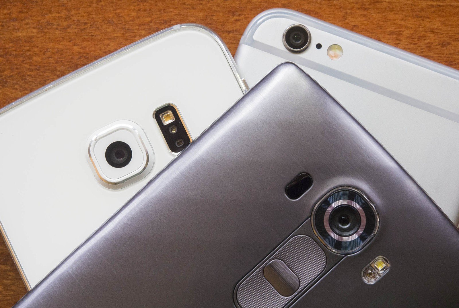 iPhone 6S Vs Galaxy S6 e LG G4 Fotocamere a confronto
